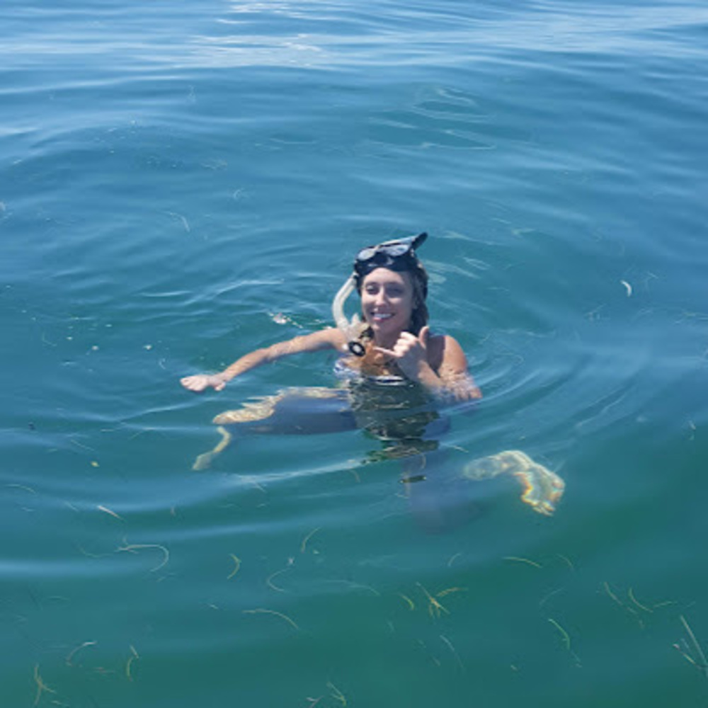 Meet your Posher, Alora